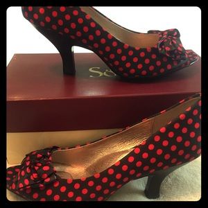Soft size 10 polka dot heels